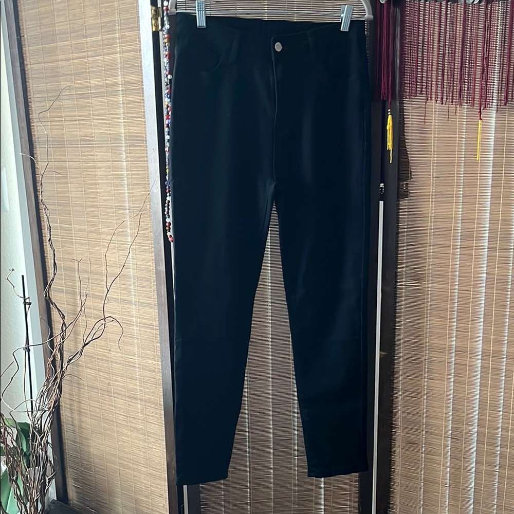 Black High-Waisted Jeans